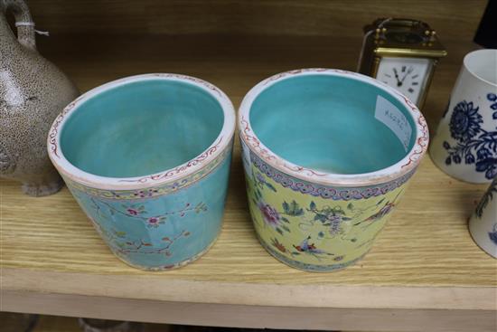 A pair of Chinese famille rose flower pots diameter 14cm height 12cm